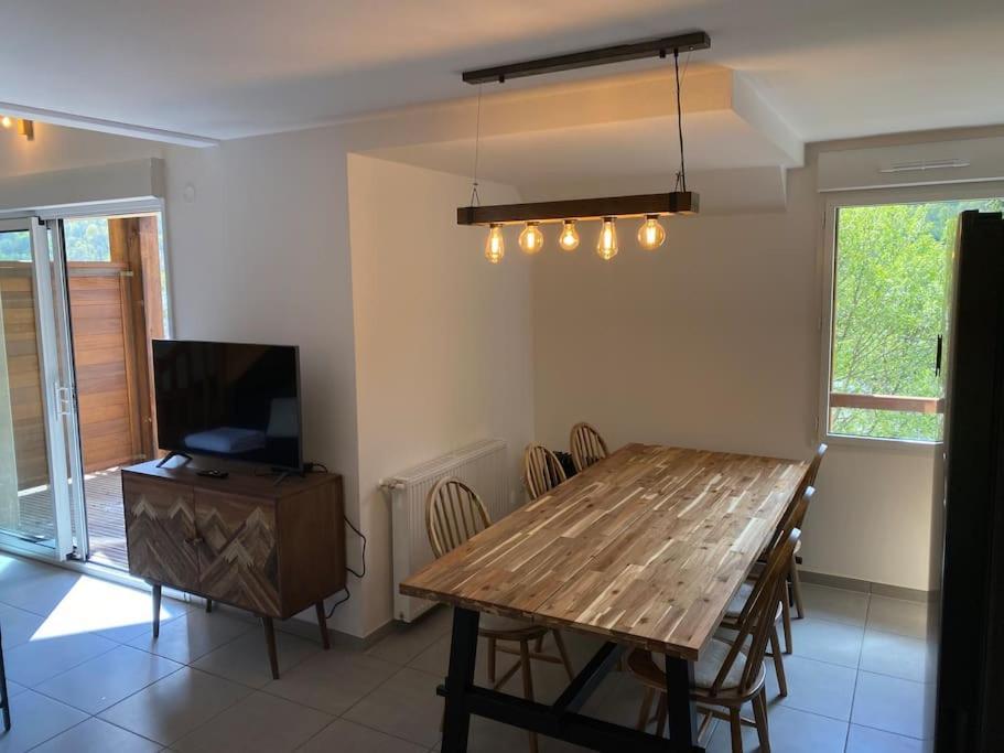 לודנוויל Charmant T4 Duplex Vue Montagne מראה חיצוני תמונה